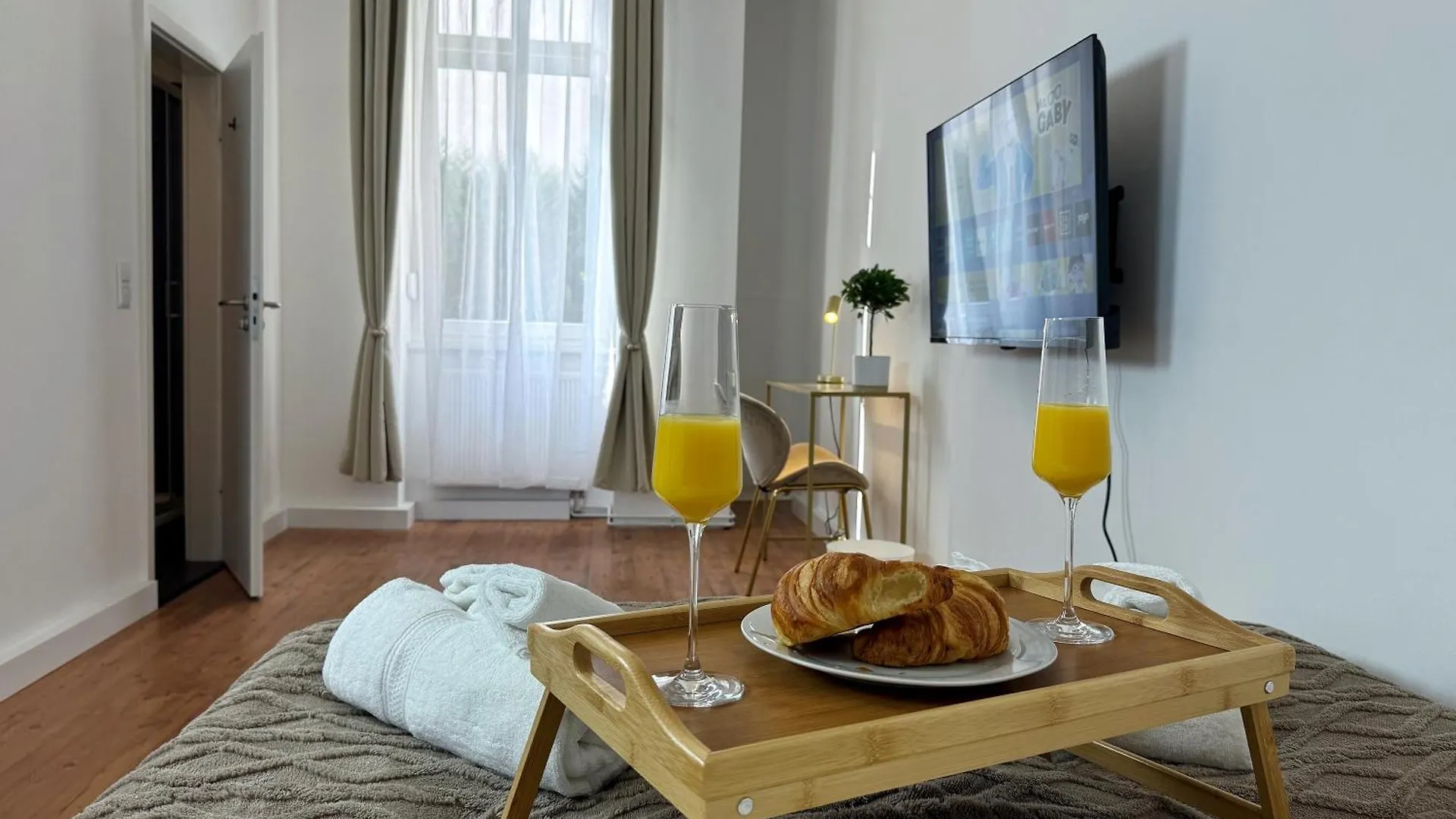 Holidayhome Apartments L Spacious Luxury Apartment In Prenzlauer Berg Berlín